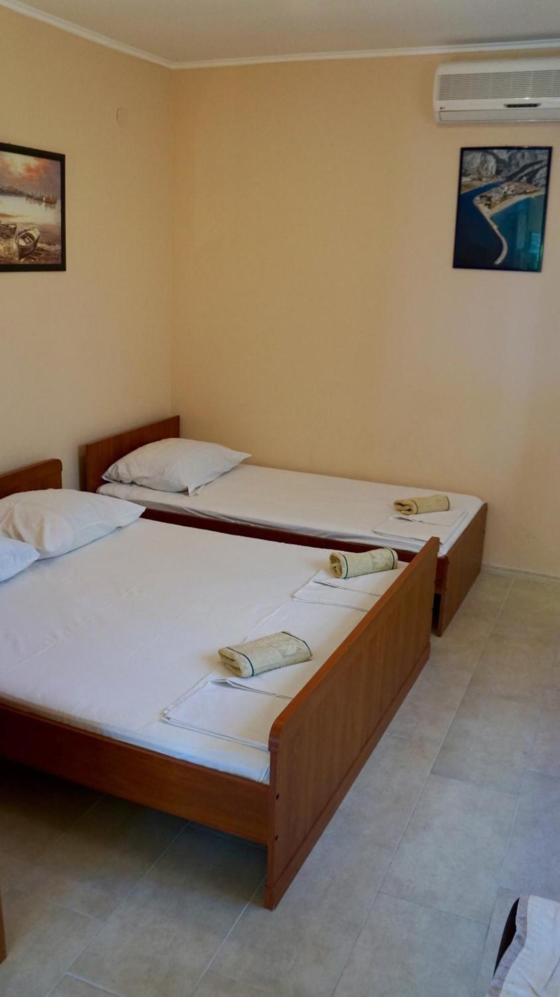 Apartments Niksa Kastelan Omiš Exterior foto