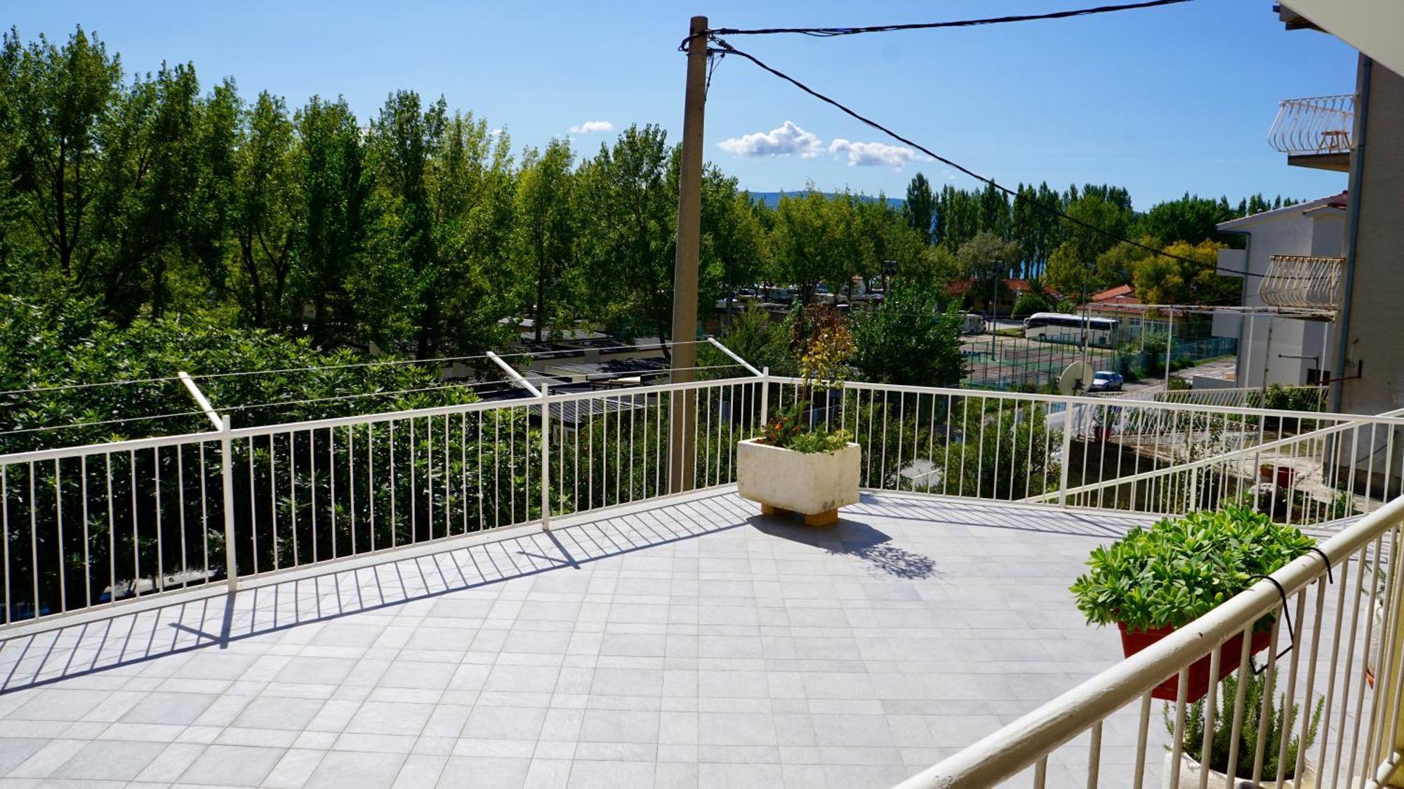 Apartments Niksa Kastelan Omiš Exterior foto