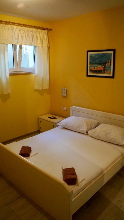 Apartments Niksa Kastelan Omiš Exterior foto